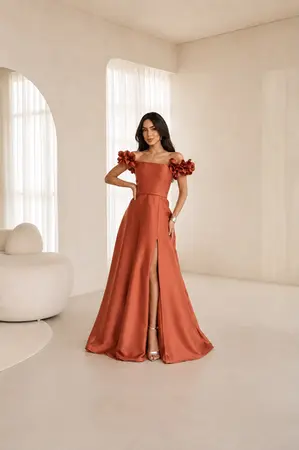 VESTIDO LONGO ZIBELINE FLOR NA ALÇA TRANÇADO NAS COSTAS