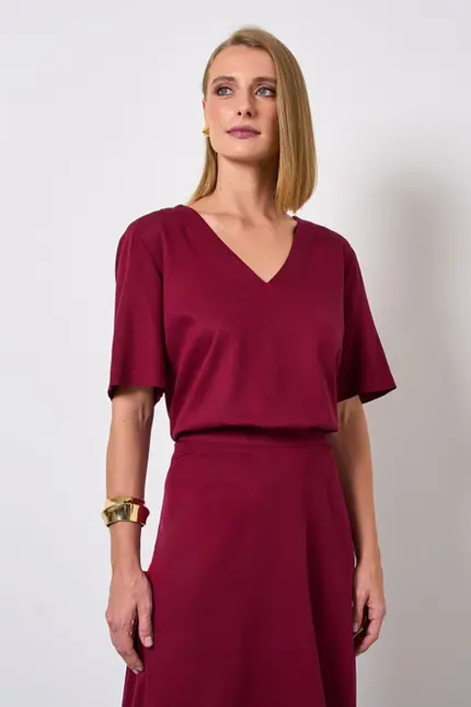 BLUSA COM DECOTE V EM VISCOSE MILANO