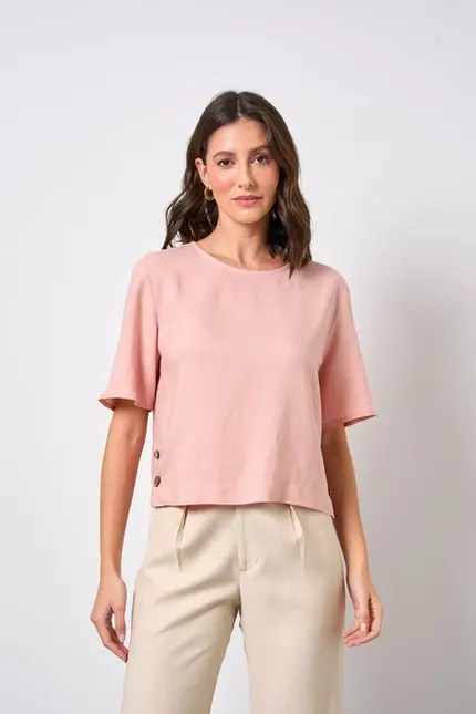 BLUSA COM MANGA CURTA EM CAMBRAIA LANAI
