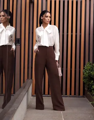 CALÇA PANTALONA EM CREPE BETHOVEN