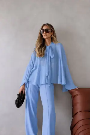 BLUSA DE MANGA LONGA COM AMARRAÇÃO EM CHIFFON SILK TOUCH