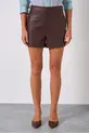 SHORTS COM BOLSO EM COURO ECOLÓGICO