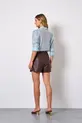 SHORTS COM BOLSO EM COURO ECOLÓGICO