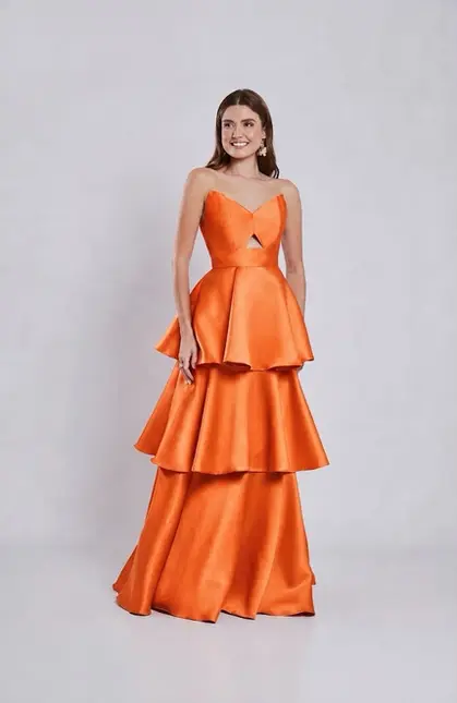 VESTIDO LONGO ZIBELINE TQC ABERTO NO BUSTO SAIA CAMADAS