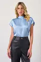 BLUSA COM GOLA ALTA EM SATIN ATENAS