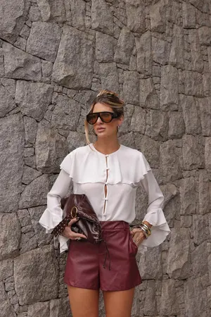 BLUSA COM BABADO EM CREPE MUSSELINE