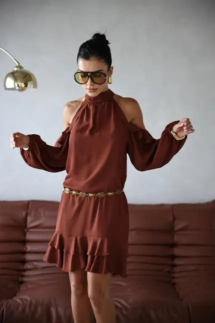VESTIDO CURTO EM CREPE MUSSELINE