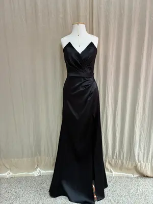 VESTIDO LONGO PRADA DECOTE V COM FENDA TOMARA QUE CAIA