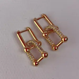 BRINCO SEMI ARGOLA ZIRCONIA TIFF