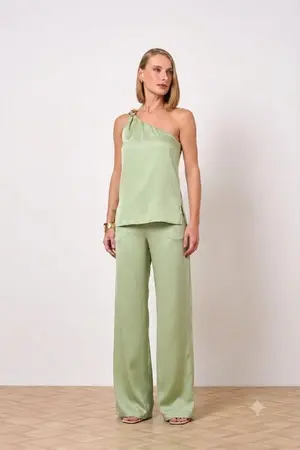 CONJUNTO BLUSA E CALÇA EM CREPE BETHOVEN
