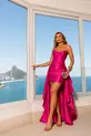 VESTIDO CURTO COM BUSTO ESTRUTURADO E CALDA REMOVÍVEL