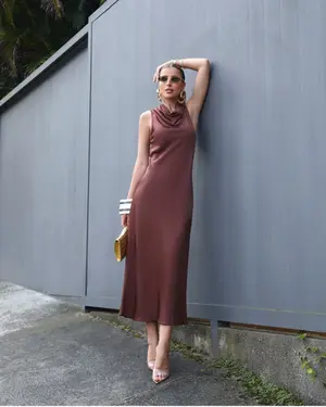VESTIDO MIDI EM CREPE ONASSIS