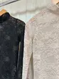 BLUSA DE RENDA MANGA LONGA GOLA ALTA