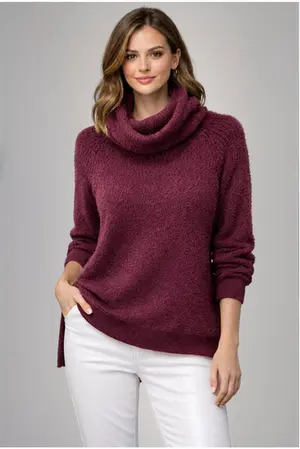 BLUSA EM TRICOT CHENILLE AMPLA COM GOLA AMPLA
