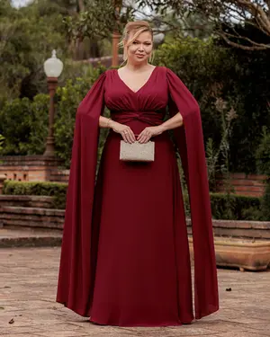 VESTIDO LONGO CREPE COM CAPA NÓ NA FRENTE