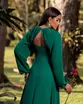 VESTIDO LONGO DE CREPE MUSSELINE COM ALÇA FINA MANGA REMOVÍVEL