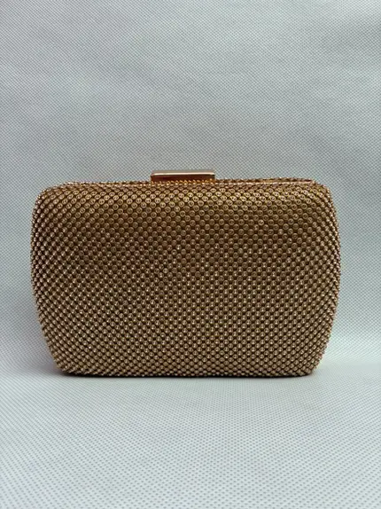 BOLSA RETANGULAR COM BORDA ARREDONDADA STRASS