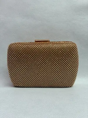BOLSA RETANGULAR COM BORDA ARREDONDADA STRASS
