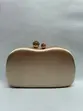BOLSA ACETINADA FECHO REDONDO STRASS