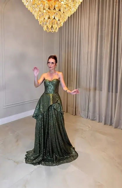 VESTIDO CORPETE DE TULE TRANÇADO NAS COSTAS